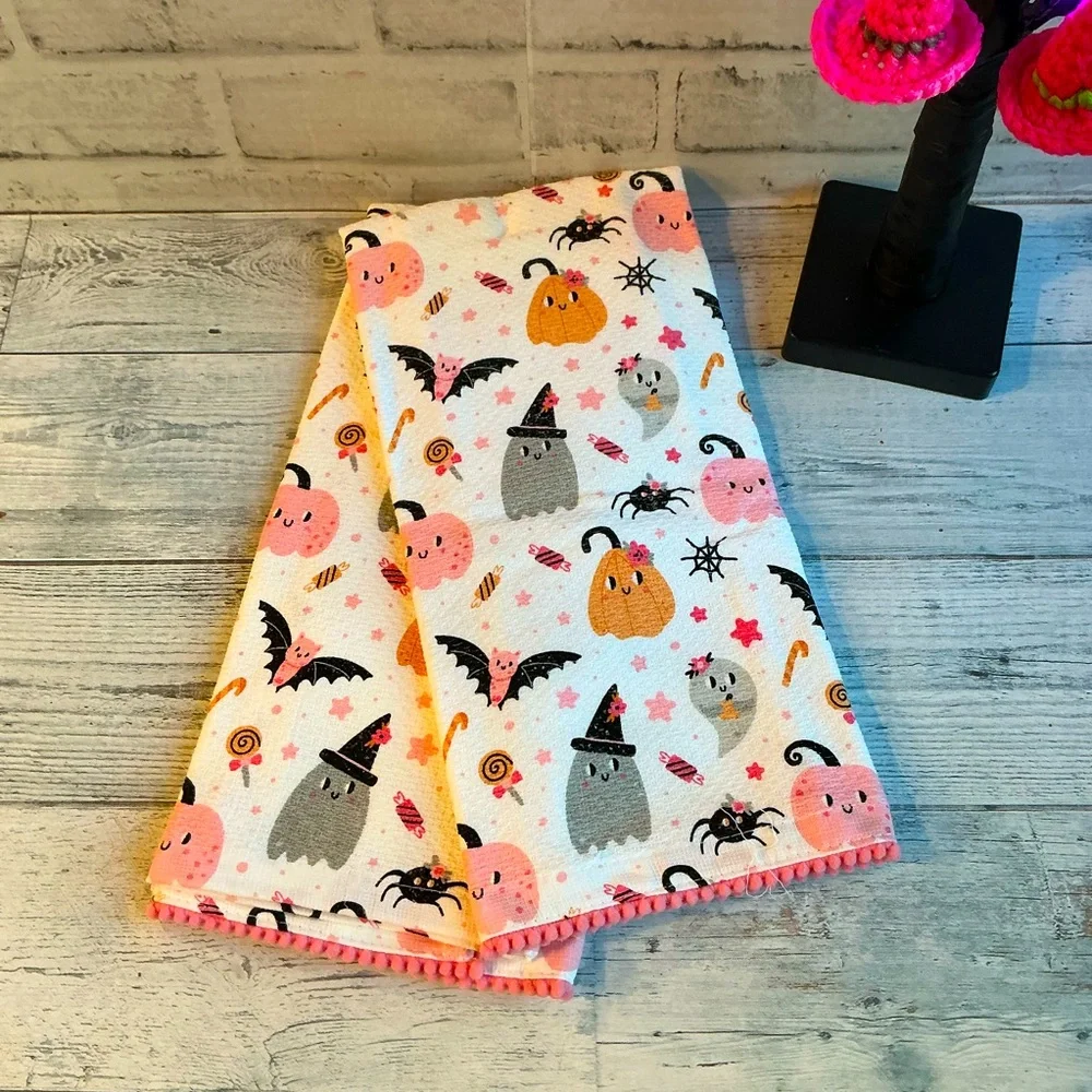 Colordrift 2Pc Ghosts, Bats, Pumpkins and Spiders Pink Halloween Kitchen Towels